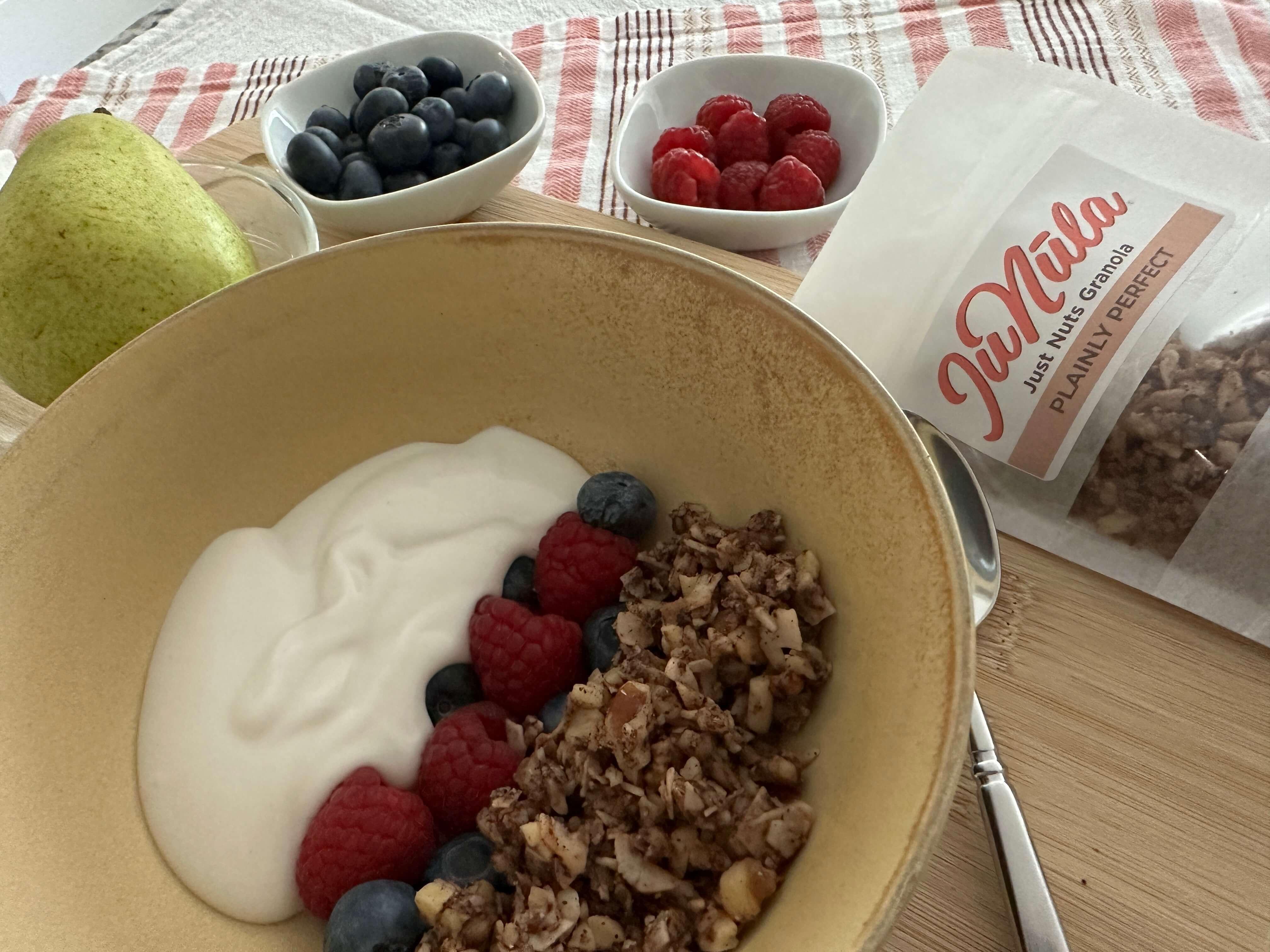 What’s in JuNūla’s Plainly Perfect granola?